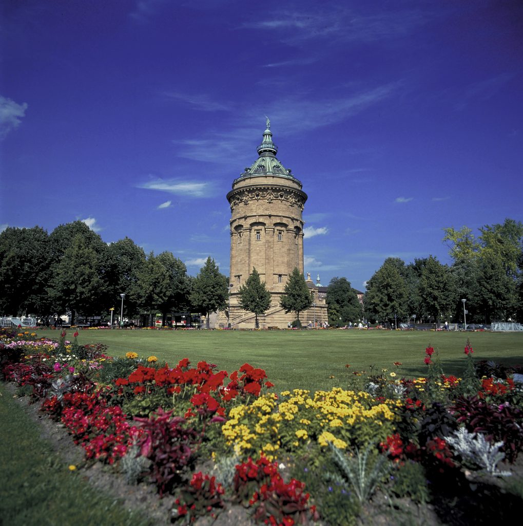 Mannheimer Wasserturm mit 100% Sehfähigkeit